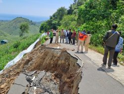 Jalan Papa–Baku Sempat Lumpuh Akibat Longsor, Kini Kembali Normal Usai Perbaikan