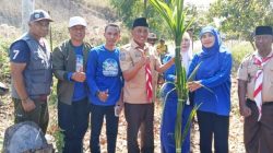 HUT ke-25 Demokrat, Misfalah dan Bupati Bima Ady Mahyudi Bersih-Bersih Pantai Baba